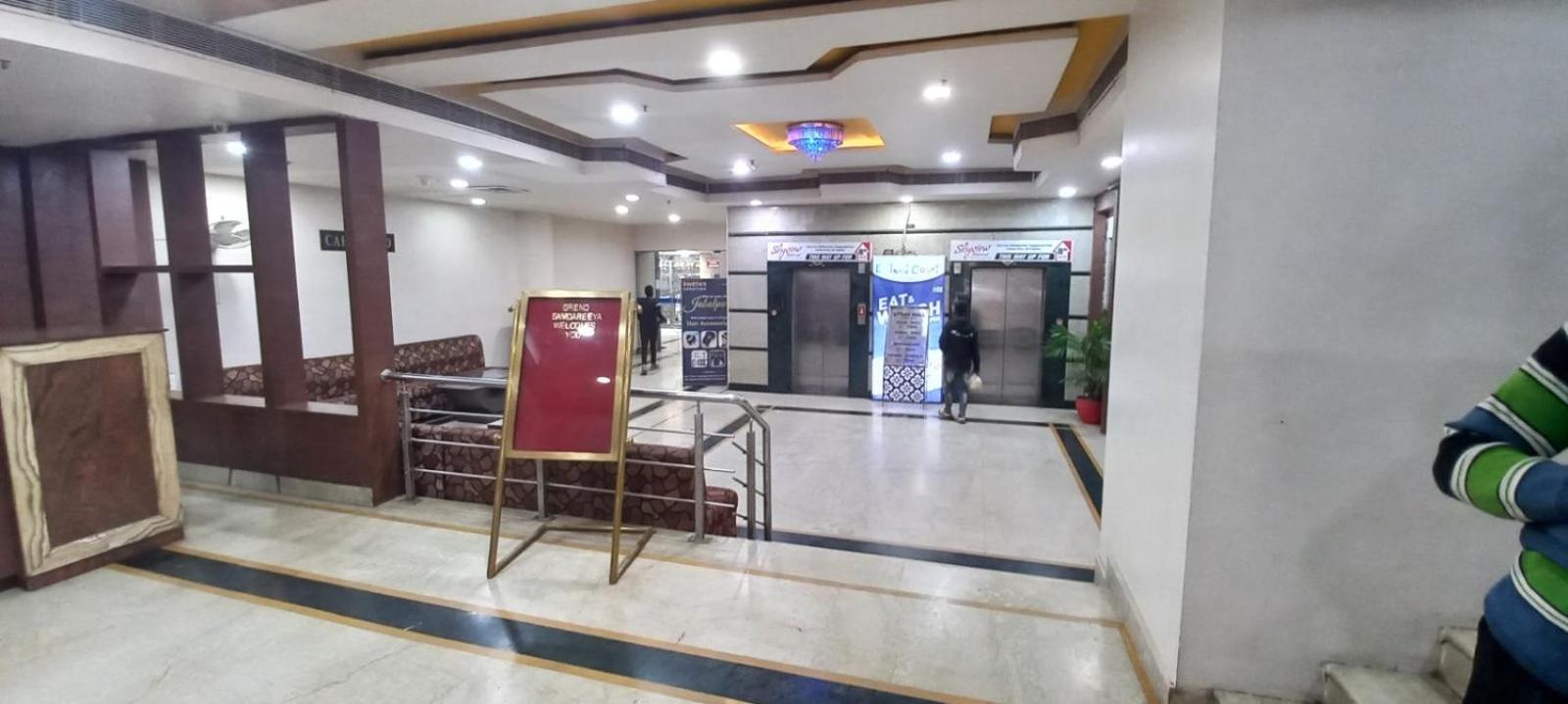 Grand Samdareeya Hotell Jabalpur Exteriör bild